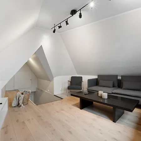 Apartment 100sqm 5br Behind Bryggen - King Beds - Family Friendly *