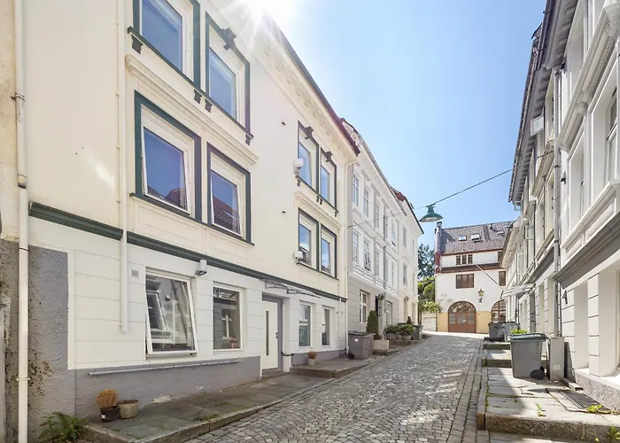 100sqm 5br Behind Bryggen - King Beds - Family Friendly Apartament *